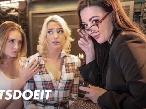 Intense Lesbian Trio: Kenna, Whitney & Kyler's Makeout Session