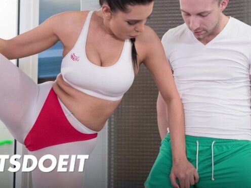 Russian Kira Queen Hungry for Huge Dick