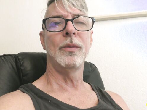 ManPuppy: Richard Lennox Gets Wild In His Solo Shaft Teasing Sesh