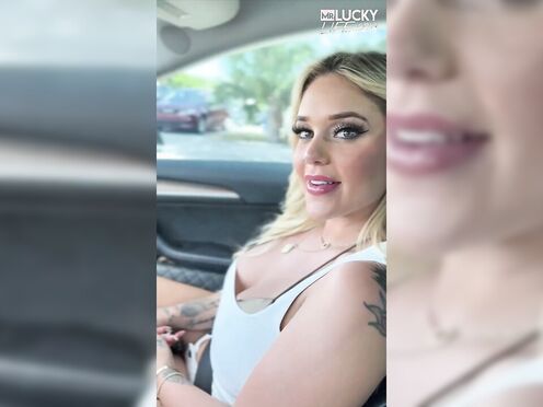 Kali Roses' Poolside Passion with a Lucky Guy