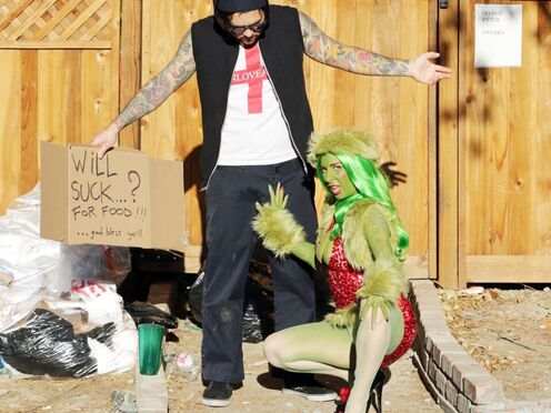 The Grinch gives up & wants some ass pumping
