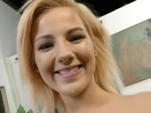 Petite blonde pornstar Bella Rose gives a sexy handjob in POV