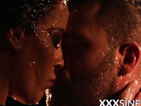 Erotic sex session in complete darkness with bombshell girl