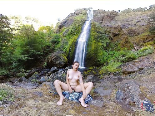 Sexy hiker goes solo