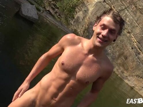 Muscle blonde boy Rick Palmer gets handjob outdoor