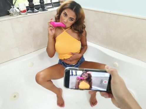 Cumming with Starlet Babi Star in VR