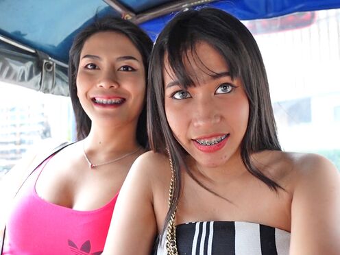 Thai teen GFs bi sex shaft sharing in SEXY amateur threesome