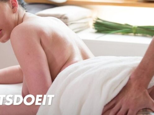 Roxy Black's Wild Encounter with Masseur