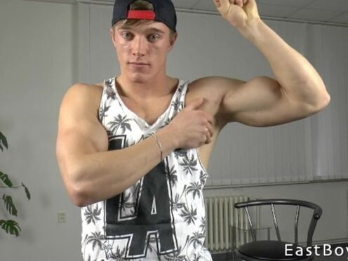 Larry McCormick - Flexing - Handjob