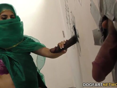 Mesmerizing Pakistani hot girl visits the gloryhole for ebony meat