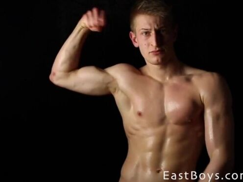 Posing & Flexing