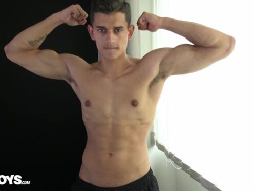 Sexy hunk Breno Gomes stud shows his sexy body