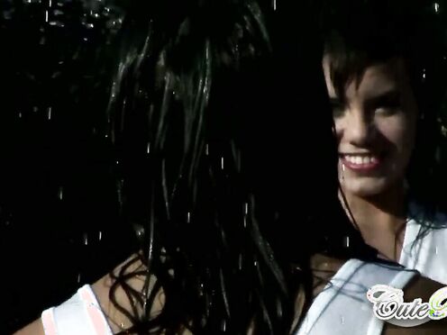 Hot lesbian brunettes