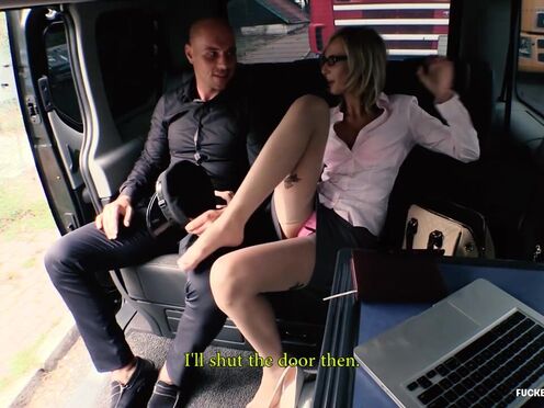 Screwed In Traffic: Sexy Czech blondie enjoys a hardcore car fuck