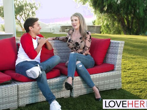 Feet Goddess Gigi Dior Ravaged Outdoors After Feet Worshipping