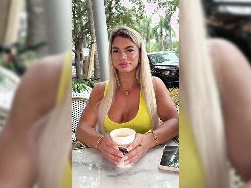 Fit Blonde Denise Anders Gives A Great Workout