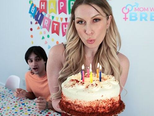 Sydney Paige Makes Her Stepson's Bday Unforgettable with a Wild Creampie S6:E3