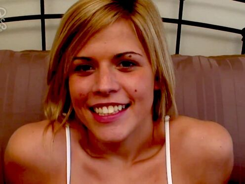 18 y.o. Amped-up Blonde's Close-up Casting