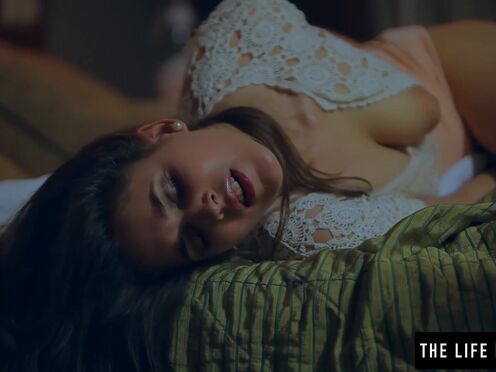 Puffy nippled milf masturbating really hard