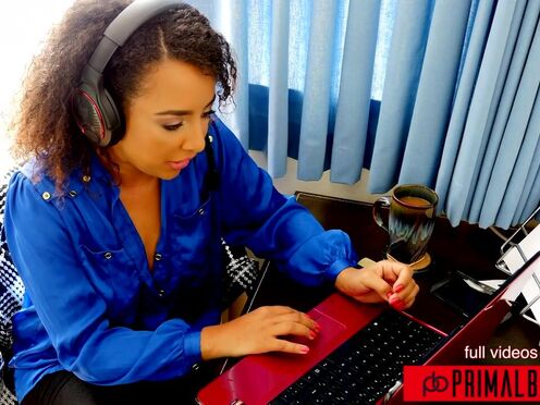 Dirty Talker Black Sizzler Gets Off On Calls