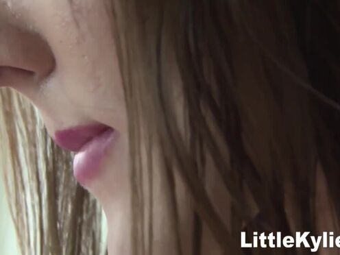 Amateur Close Up Masturbation With Adorable Teen Girl Kylie Gets Wet & Sexy