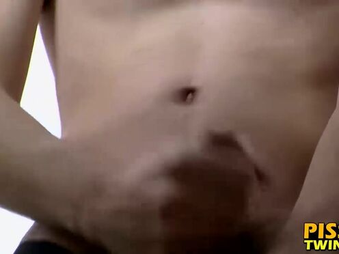 Tyler Haycock loves pissing in his pants & jerking off