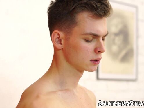 Big throbbing shaft twink Tommy Gold jerks off while moaning