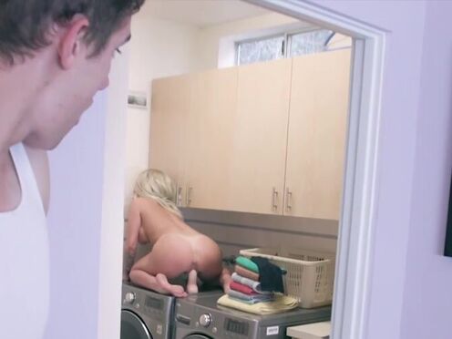 MOMMY pornstar toys snatch on laundry machine before fucking