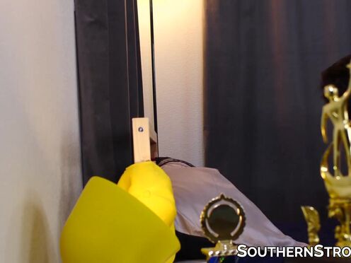 Booty of submissive teen is licked out nicely before riding