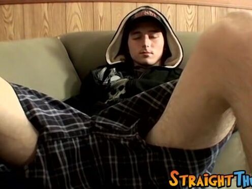 Skinny straight amateur Slip jacks his shaft off solo