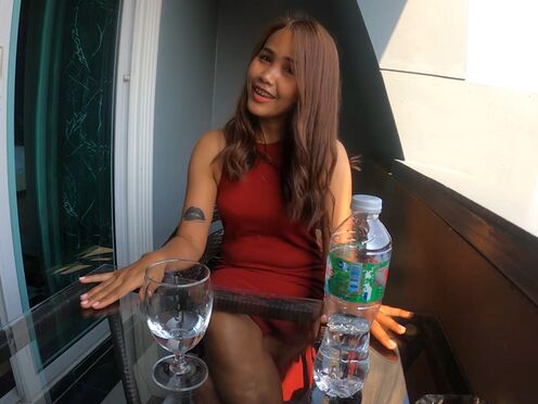 Amateur Thai teen cutie picked up in a mall & taken home for sex massage