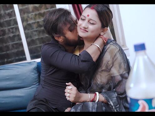 Indian Couple Fucking - Newly Married Housewife Banged Hard By Her Hubby