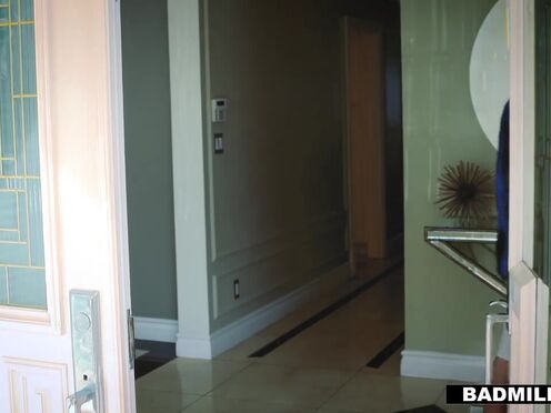 Jungle fever with sexy black babes Jasmyne & Mya