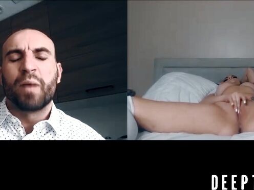 Hot Athena Faris webcam cunt play while bald stud watches