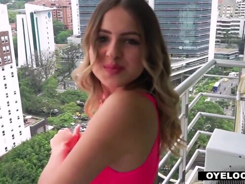 Sightseeing & Cocksucking with Latin Bomshell