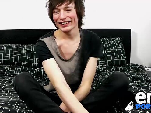 Jesse Andrews is still a fresh wanker whos introverted when naked