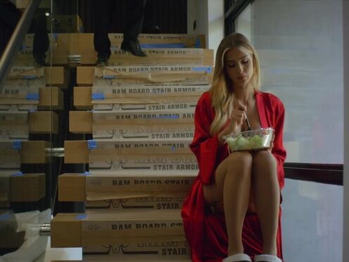 Deeper: Hot Model Azul shows her client her naughty side