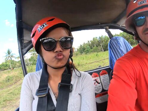 Amateur Thai GF two way oral sex after day out driving a buggy