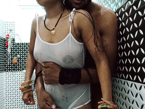 Indian Bhabhi ki Zordaar Bathroom Mai Chudai In Hindi Audio